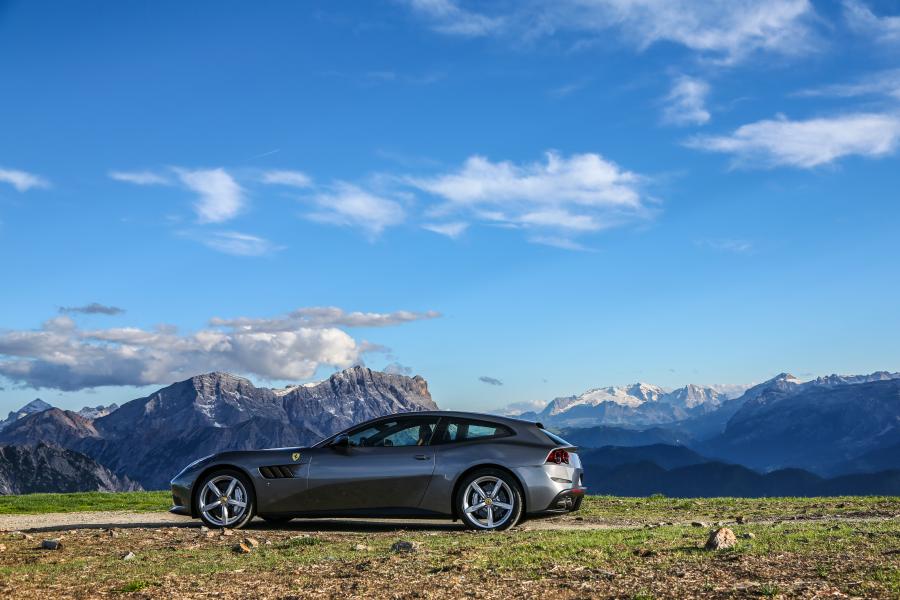  Ferrari GTC4Lusso 2016 года  (WW) (фото 15 из 58)